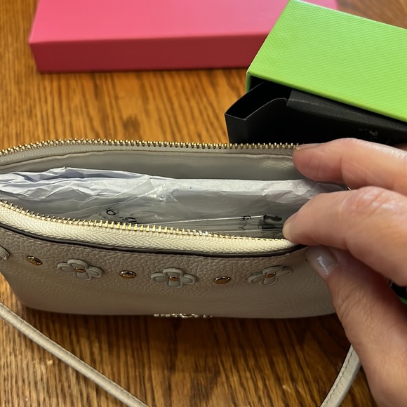 Coach Floral Rivets Wristlet  NWT - Picture 4 of 6